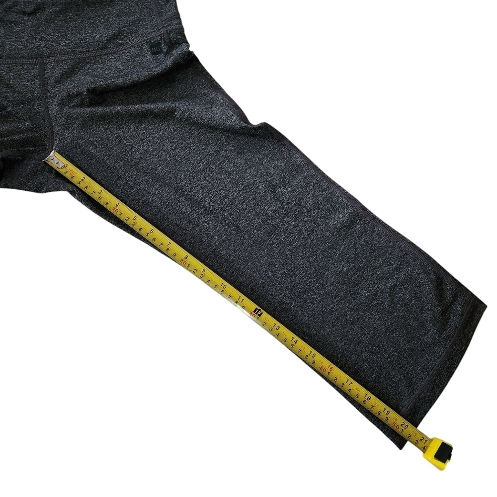 MEC Lotus Capris Activewear Running Yoga Climbing Gray – size M - Picture 8 of 10